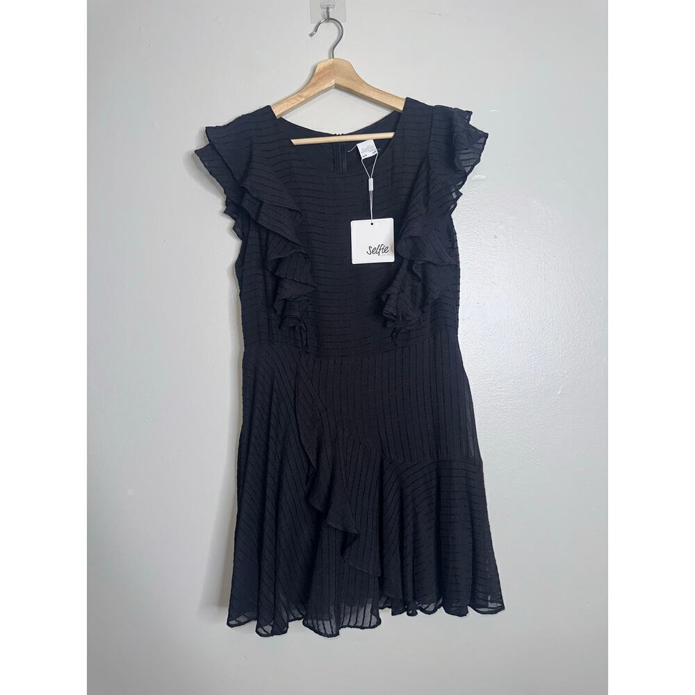 Selfie Leslie Wilton Ruffle Shoulder A-Line Black Mini Dress Size XL LBD Classic - Picture 2 of 5